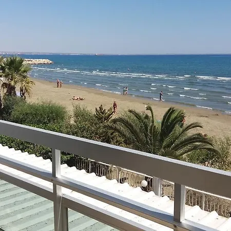 Sandy Beach 15 *